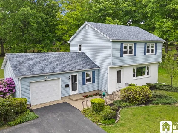 127 Lambert Ave, Fredonia, NY 14063