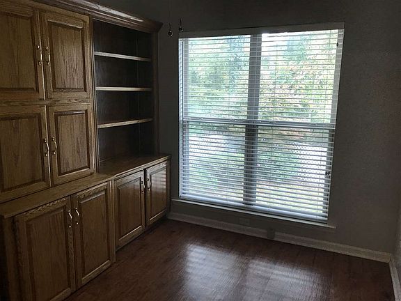 3rd image of 104 Windemere Dr