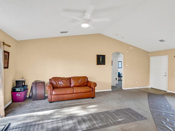 5th image of 2225 SE Wald Street