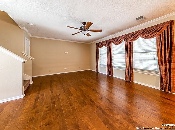 5th image of 15727 Walnut Trail Dr
