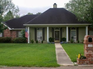 120 Longpointe Rd, Youngsville, LA 70592