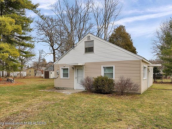 5th image of 1692 Bliss St