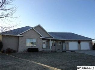 805 Lawrence Ct, Marshall, MN 56258