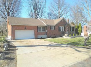 1911 Gloria Rd, Saint Louis, MO 63125