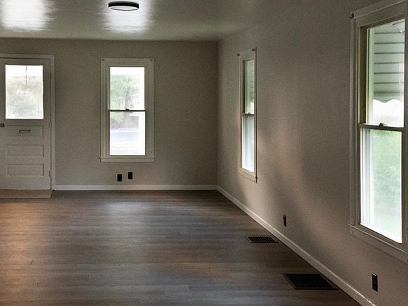 5th image of 1708 Lawn Ave