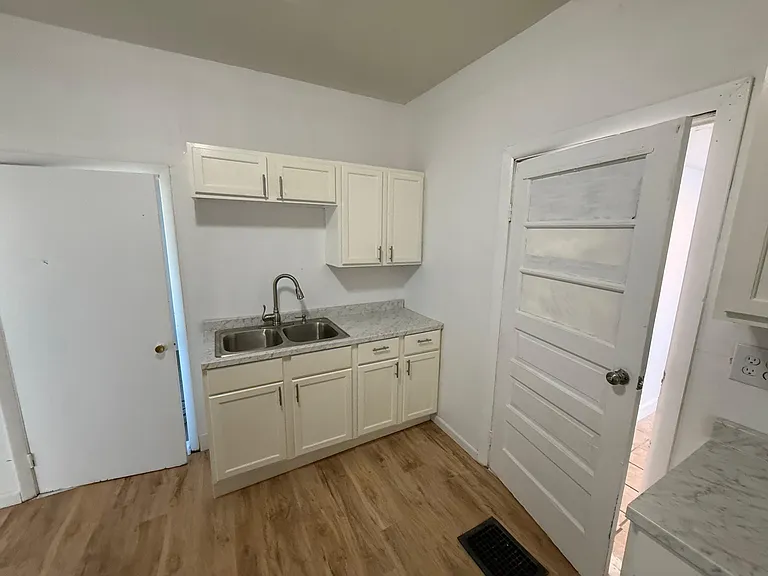 822 N Turner St — Photo 12