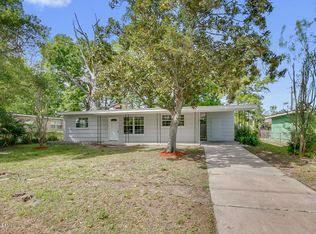 7903 Cezanne Dr N, Jacksonville, FL 32221