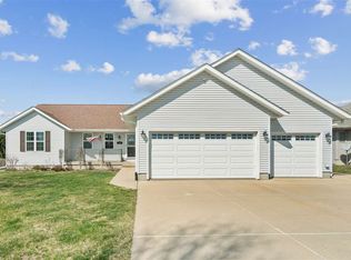 185 Erusha Dr NE, Walford, IA