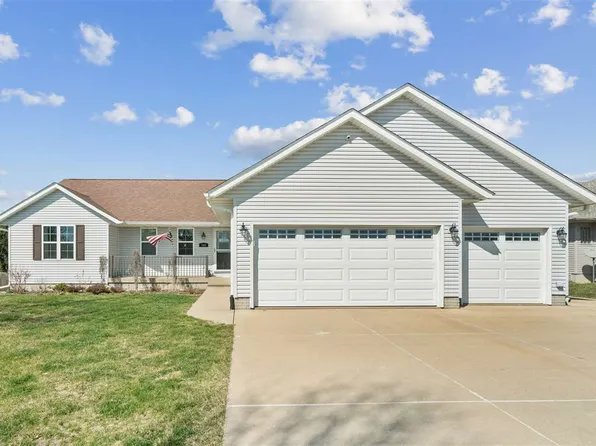 185 Erusha Dr NE, Walford, IA 52351