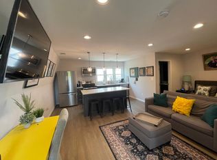 1407 N Greenbrier St #A, Arlington, VA 22205