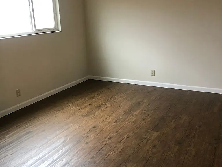 Bel- Air Apartments — Photo 8