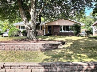 1216 E Racine Ave, Waukesha, WI 53186