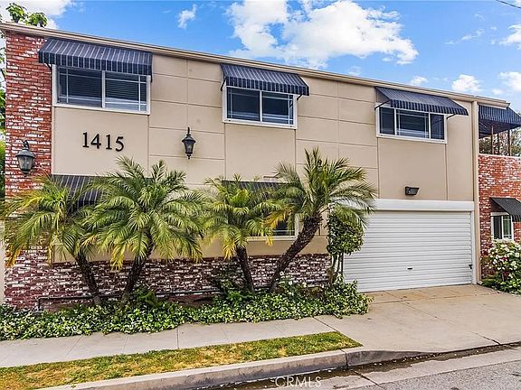 Front view of property