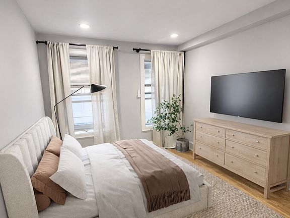 4th image of 470 E 4th St APT 1