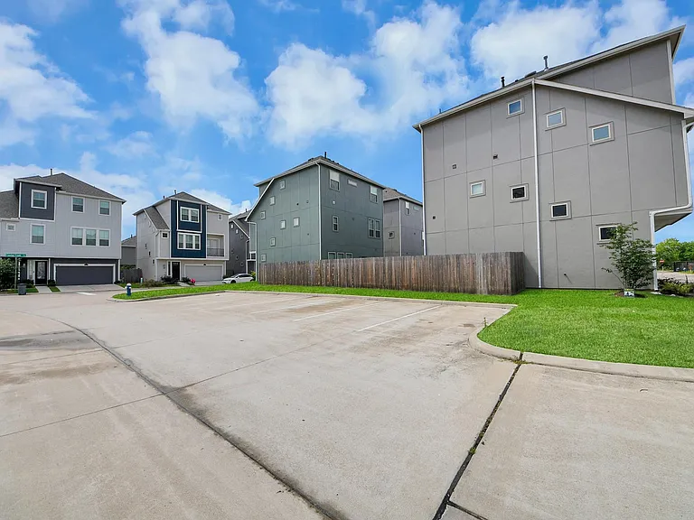 2014 Windsor Meadow Trce — Photo 30