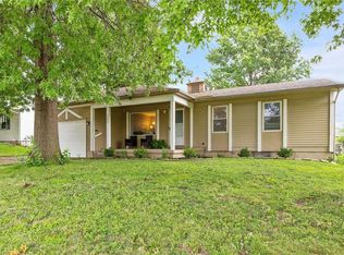 1305 N Swope Dr, Independence, MO 64056