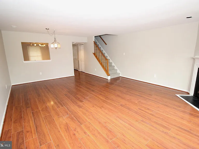 29 Van Horn Pl — Photo 4