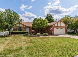 44997 Fair Oaks Dr, Canton, MI 48187