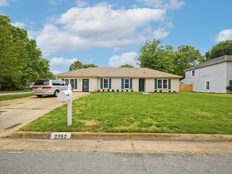 2252 Newstead Dr — Photo 4