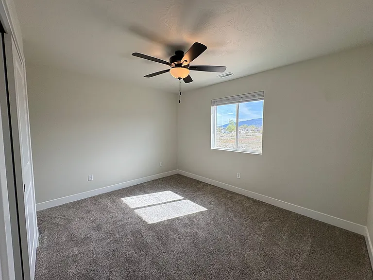 51 S 4375 W #27 — Photo 9