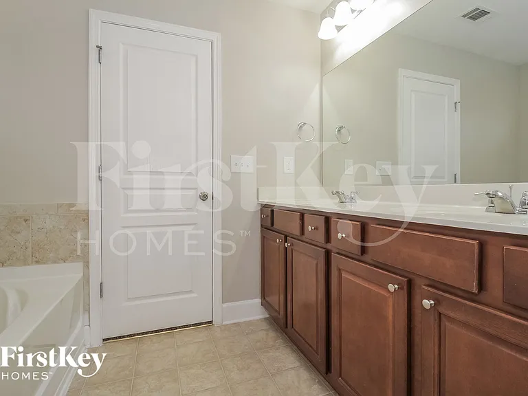 355 Ridgewood Trl — Photo 17