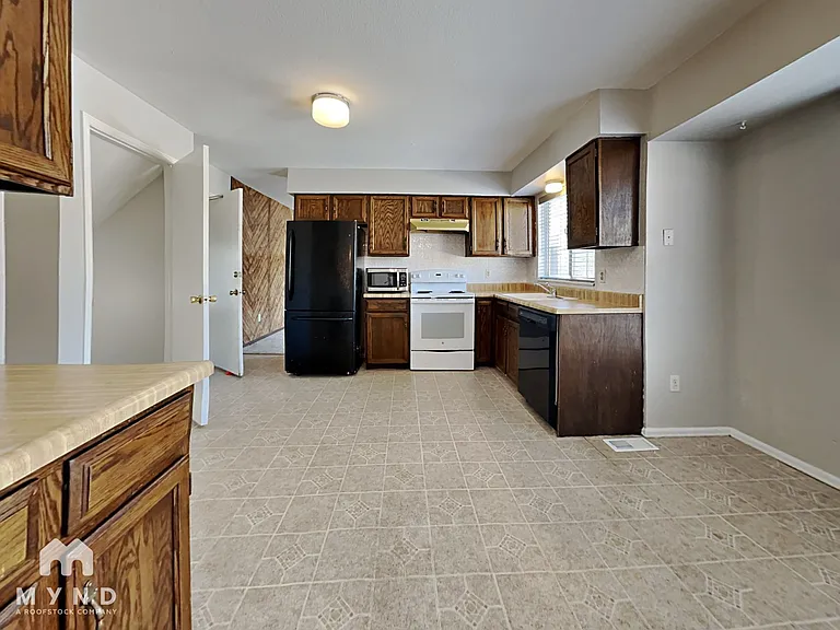 12129 W Tanforan Ave — Photo 5
