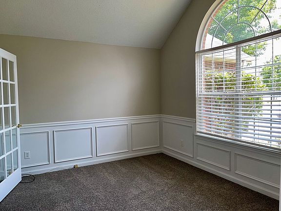 3rd image of 451 Canoga Ct