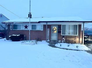 30541 Bluehill St, Roseville, MI 48066
