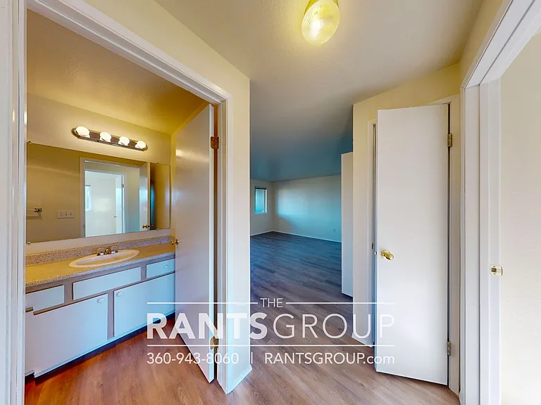 Yelm Creek Apartments — Photo 47