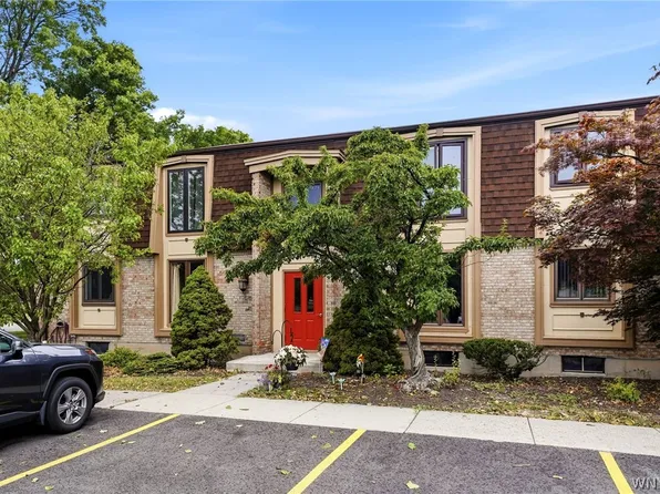 60 Groton Dr APT 2, Amherst, NY 14228