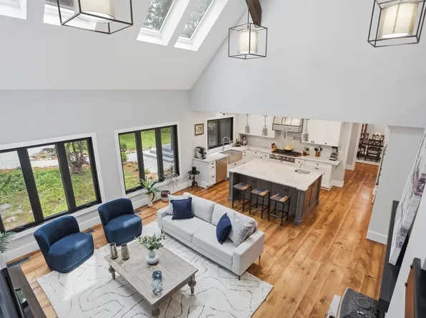366 River Rd, Carlisle, MA 01741