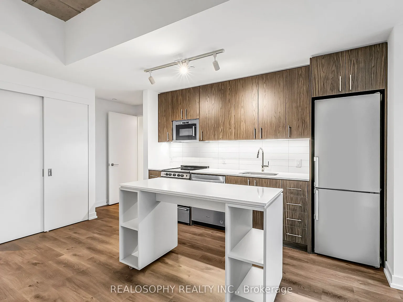 1 bed, $2,500 — Photo 2