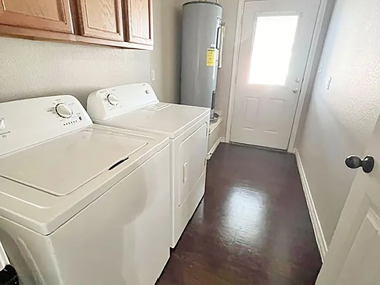 817 W Lamar St — Photo 15