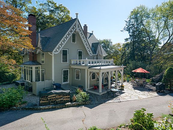 2nd image of 6 Pelton Hill