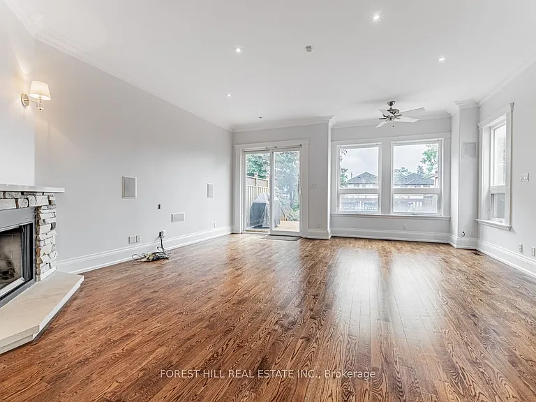 415 Deloraine Ave — Photo 14