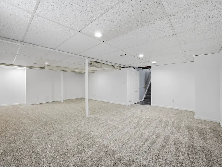 406 Tarrington Rd — Photo 28