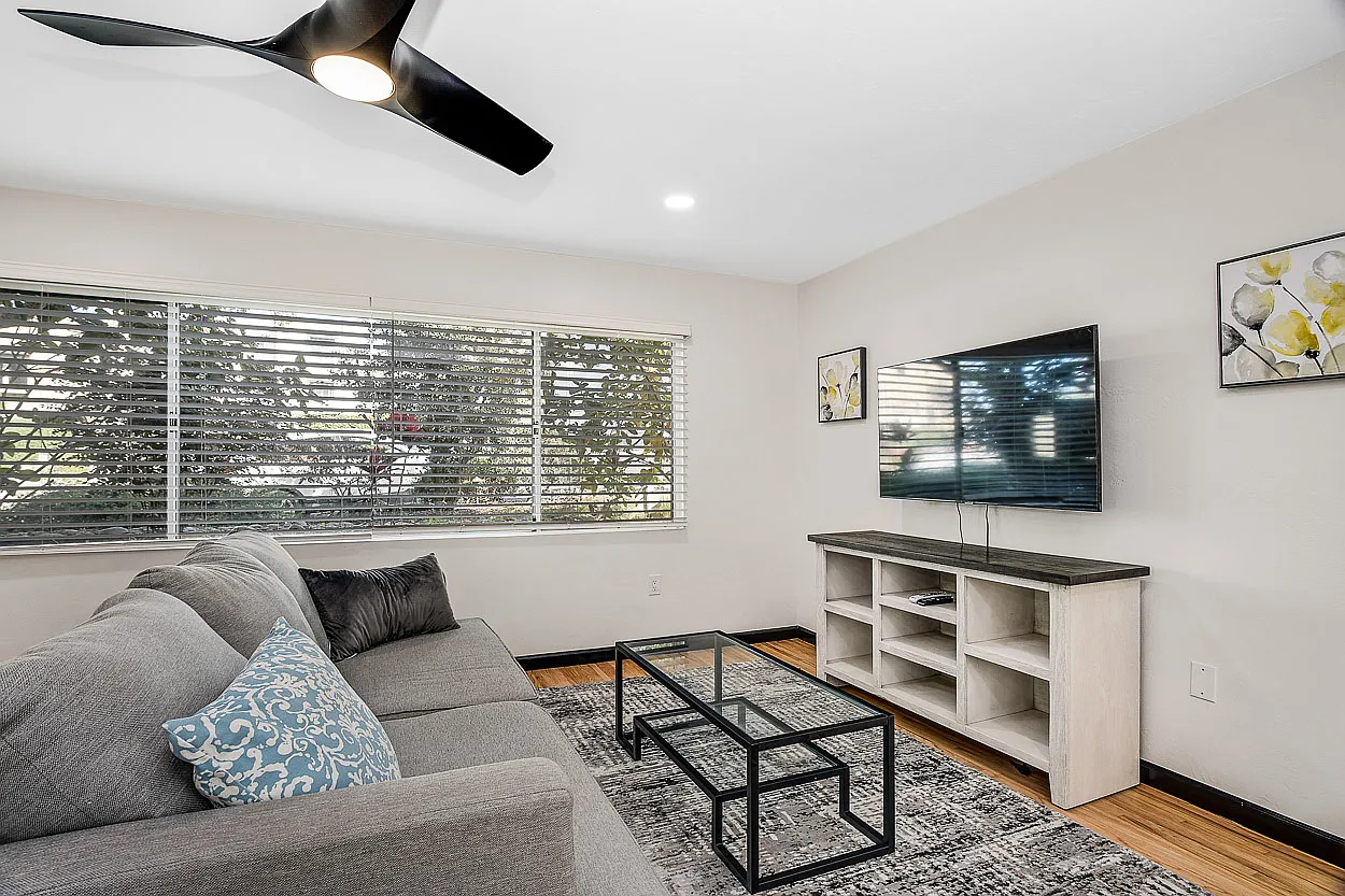 1 bed, 820 sqft, $3,695 — Photo 4