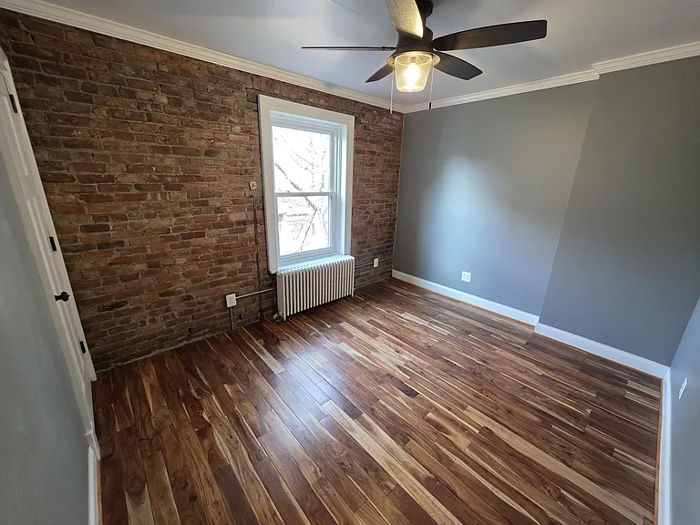 148 S Swan St #A — Photo 11