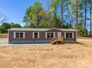 151 Field Sparrow Ln, Hendersonville, NC 28792