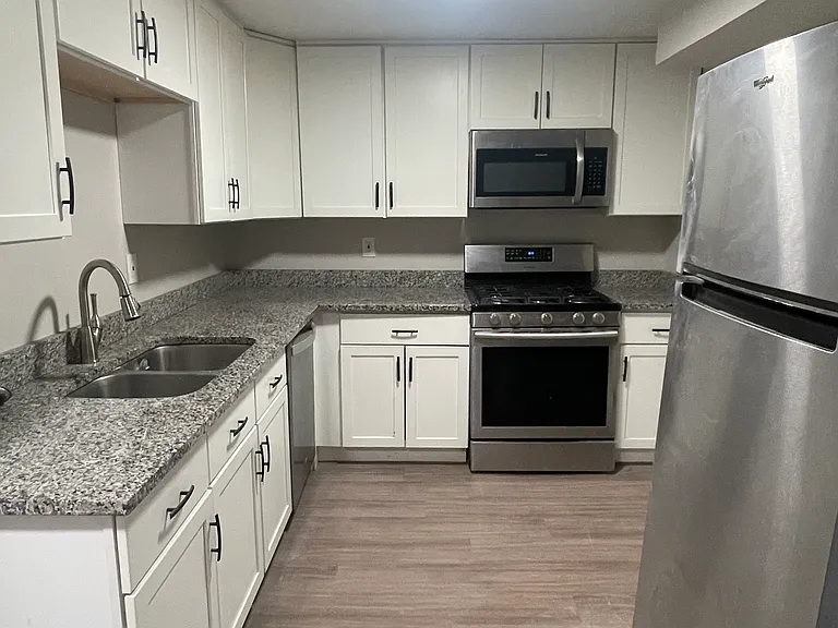 2144 N Vine St #BASEMENT — Photo 5