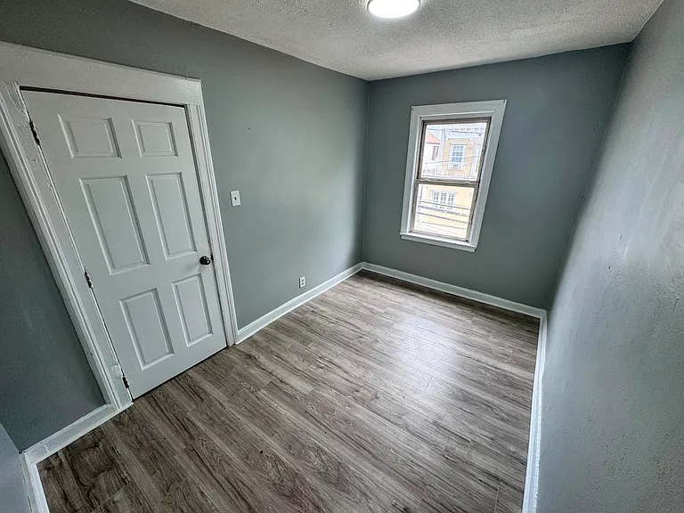229 Jefferson St #2F — Photo 5