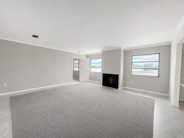306 Parkside Dr — Photo 10