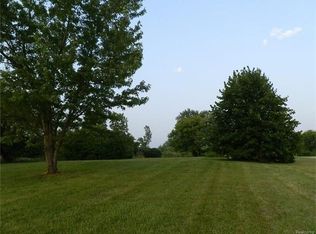 3385 S Center Rd, Burton, MI 48519