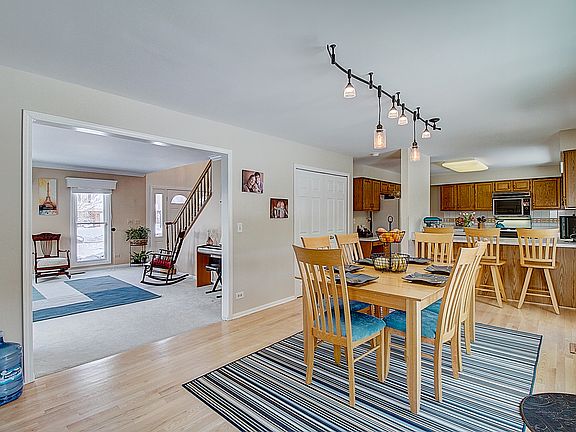 5th image of 1610 Alemeda Ln