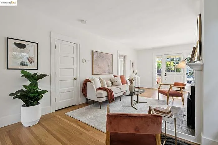 5373 James Ave — Photo 11