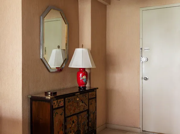 515 East 85th Street image 7 of 8