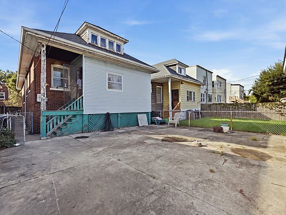 3rd image of 7517 S Peoria St