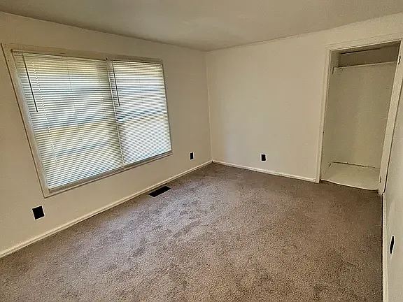 836 Grady St S — Photo 11