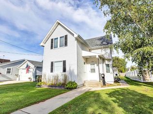 1130 6th St, Algoma, WI 54201