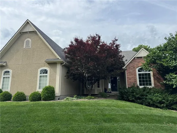 400 NE Bitter Creek Rd, Lees Summit, MO 64086